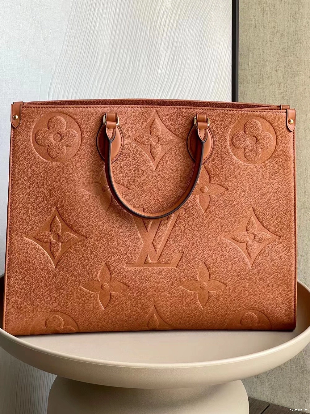 First bag ru GM VUITTON ONTHEGO LOUIS 0820